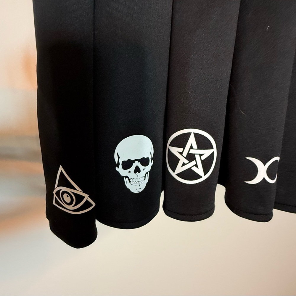 BODY RAGE Black Pleated Mini Skirt Occult Mystic Goth Skulls Festival Sz Large - Picture 6 of 12